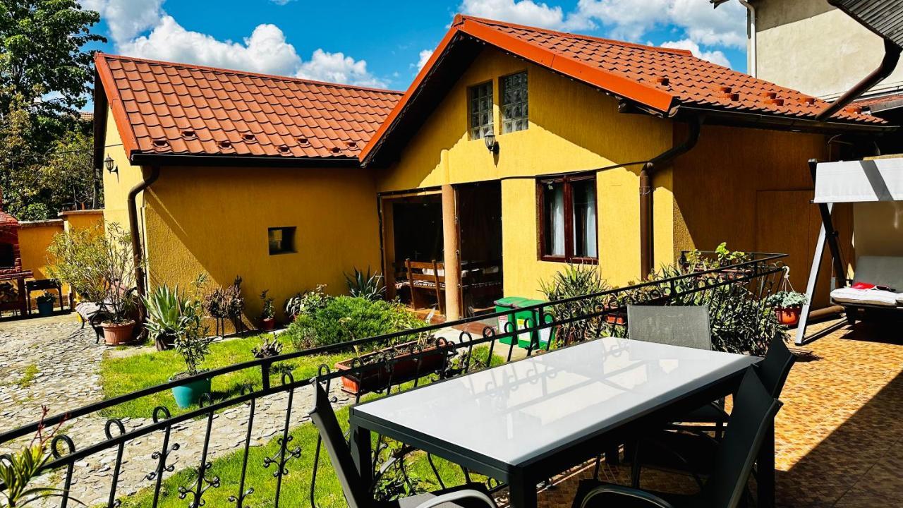 Апартаменти Leto House Тиргу-Жіу Екстер'єр фото
